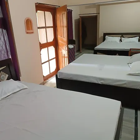 Raghuvardham Delux 3 Double Beds Ayodhya Exterior photo