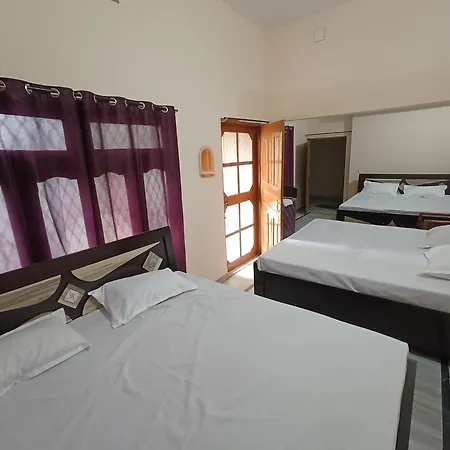 Raghuvardham Delux 3 Double Beds Ayodhya Exterior photo